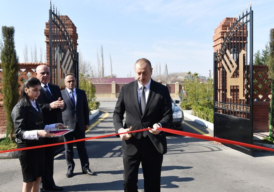 Президент Ильхам Алиев ознакомился с деятельностью Геранбойского филиала ОАО «Азерхалча» (ФОТО)