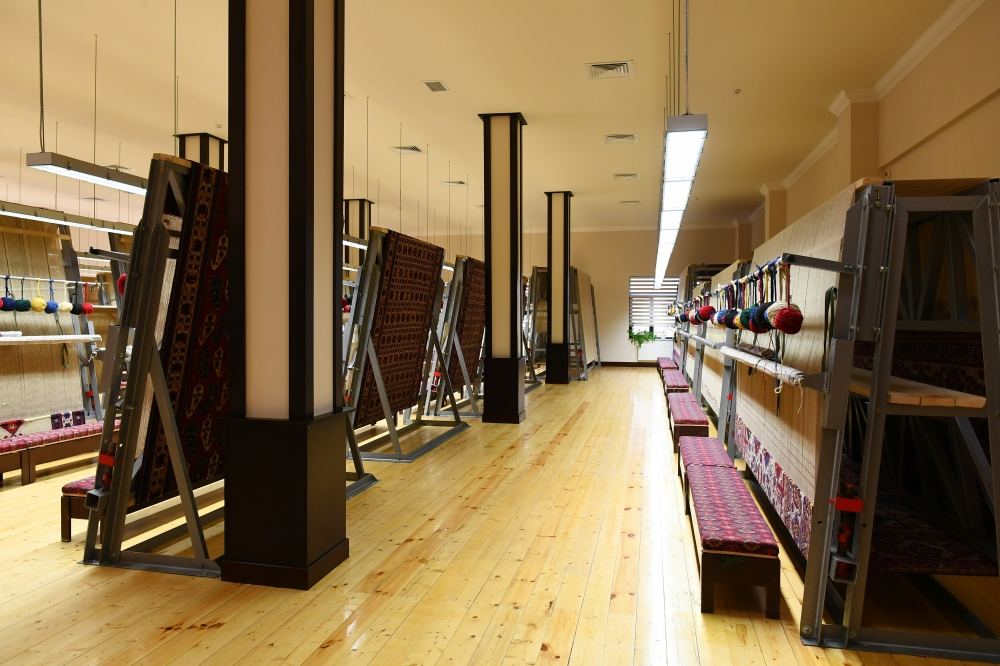 Президент Ильхам Алиев ознакомился с деятельностью Геранбойского филиала ОАО «Азерхалча» (ФОТО)