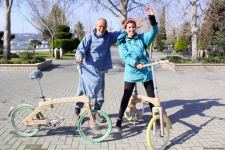 На деревянном велосипеде из Греции в Азербайджан! Такого я в жизни не видел - интервью (ВИДЕО, ФОТО)