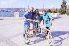 На деревянном велосипеде из Греции в Азербайджан! Такого я в жизни не видел - интервью (ВИДЕО, ФОТО)