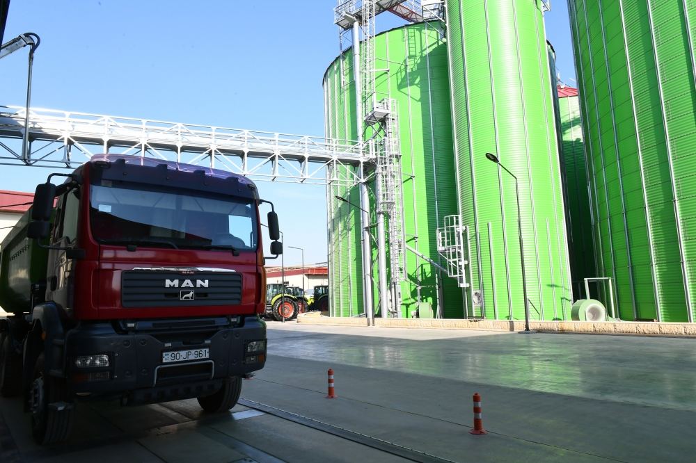 Президент Ильхам Алиев принял участие в открытии Агстафинского аграрнопромышленного комплекса (ФОТО) (версия 2)