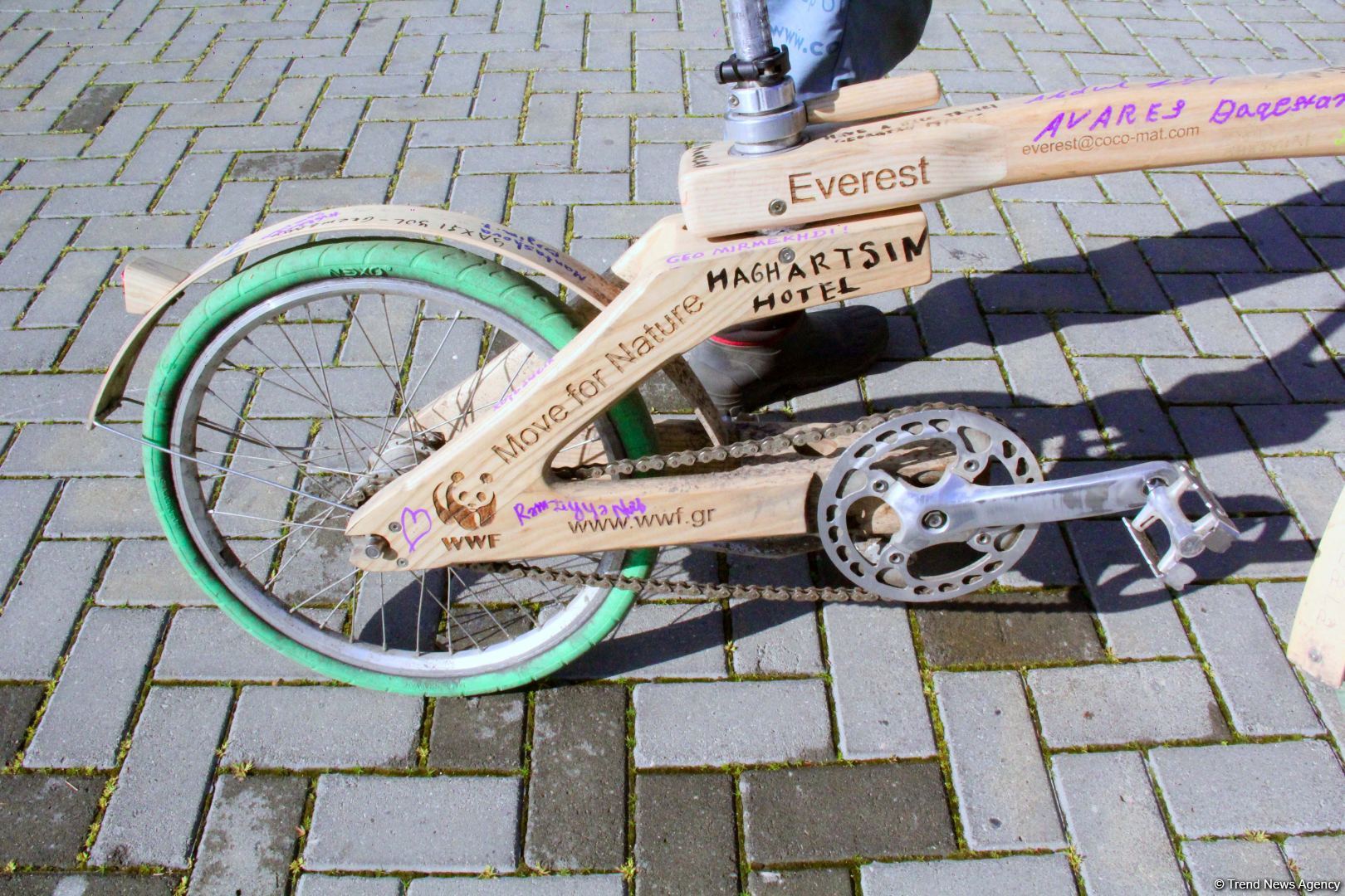 На деревянном велосипеде из Греции в Азербайджан! Такого я в жизни не видел - интервью (ВИДЕО, ФОТО)