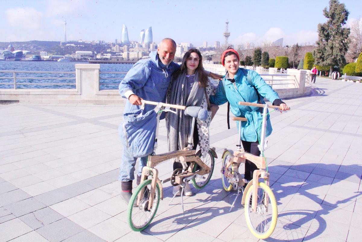 На деревянном велосипеде из Греции в Азербайджан! Такого я в жизни не видел - интервью (ВИДЕО, ФОТО)