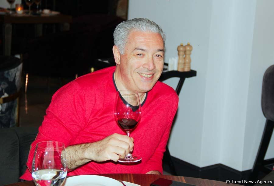 Праздник 8 марта в Баку отметили добрым делом. Картины спасают жизнь … (ФОТО)