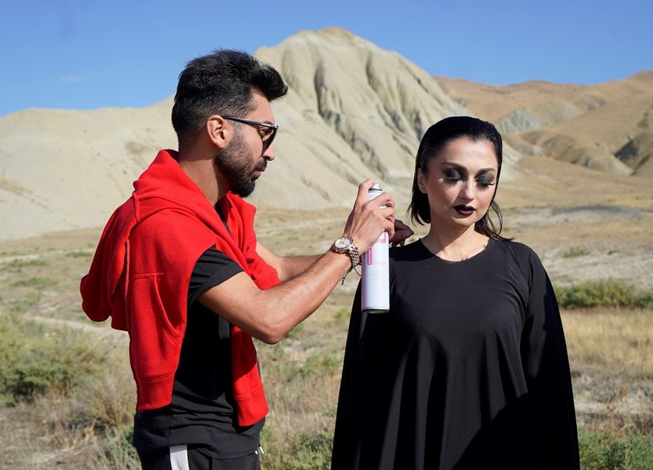 Не все готовы к такому тотальному освобождению… Черные шипы азербайджанской певицы (ВИДЕО, ФОТО)