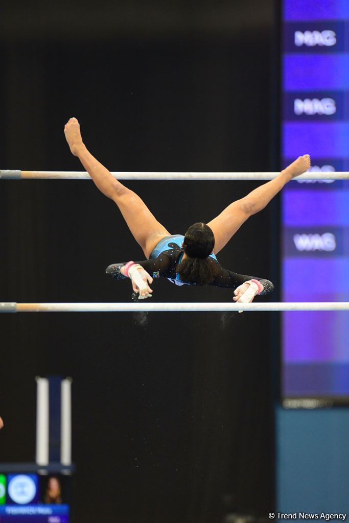 В Баку стартовал первый день соревнований Кубка мира FIG по спортивной гимнастике (ФОТО)