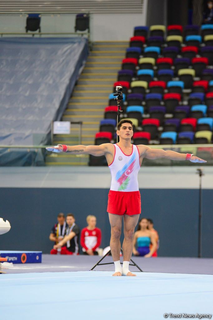 В Баку стартовал первый день соревнований Кубка мира FIG по спортивной гимнастике (ФОТО)