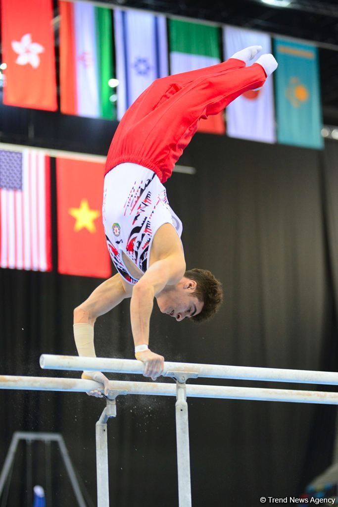 В Баку стартовал первый день соревнований Кубка мира FIG по спортивной гимнастике (ФОТО)