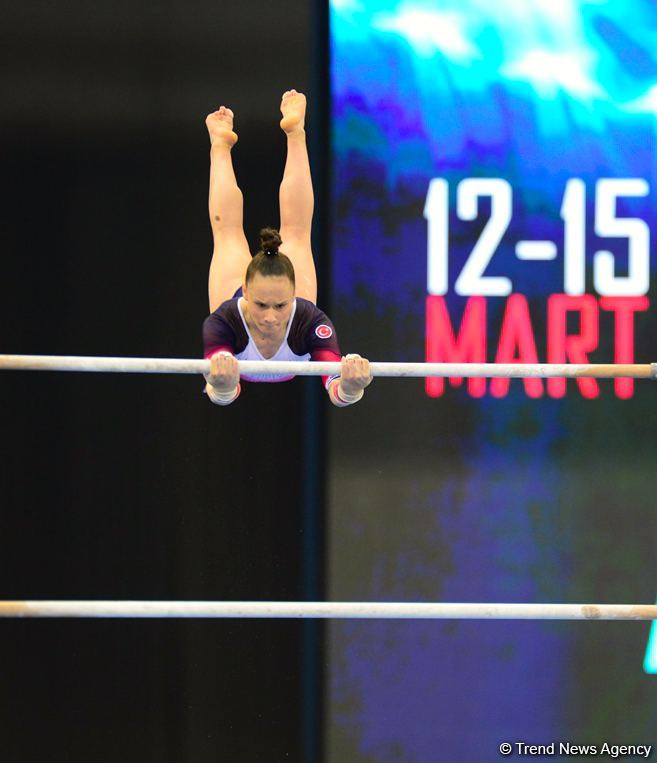 В Баку стартовал первый день соревнований Кубка мира FIG по спортивной гимнастике (ФОТО)