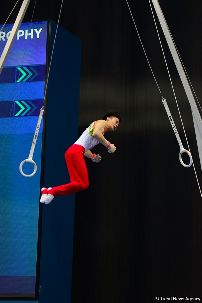 В Баку стартовал первый день соревнований Кубка мира FIG по спортивной гимнастике (ФОТО)