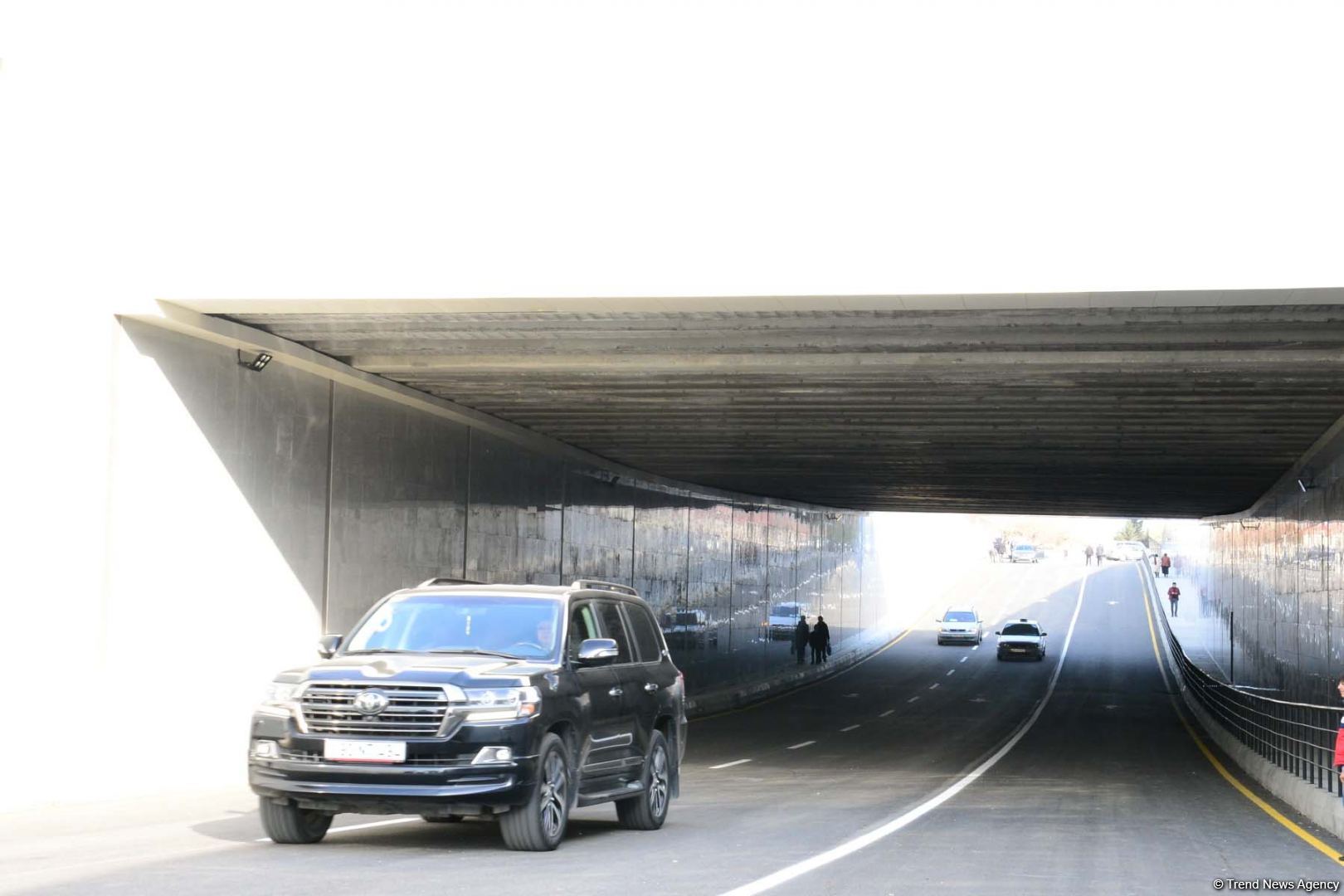 В Баку открыты два новых автомобильных тоннеля (ФОТО)