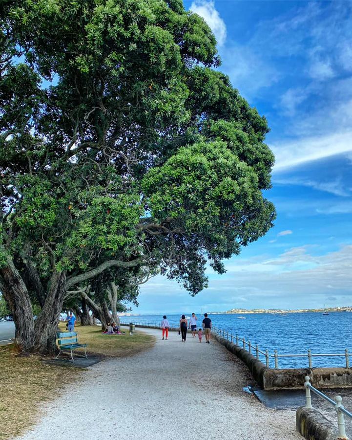 180-дневное кругосветное путешествие продолжается: Фарид Новрузи побывал в деревне хоббитов и не только (ФОТО)