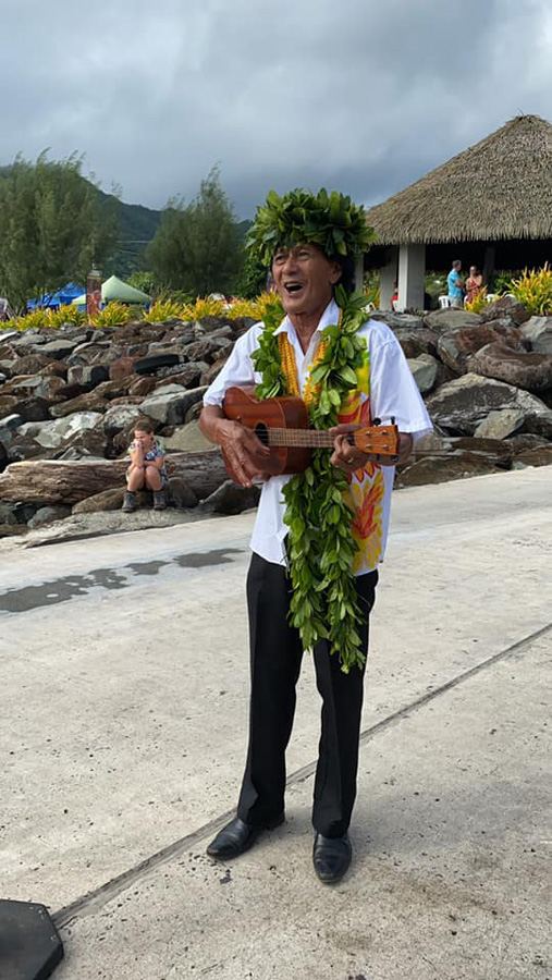 180-дневное кругосветное путешествие продолжается: Фарид Новрузи побывал в деревне хоббитов и не только (ФОТО)