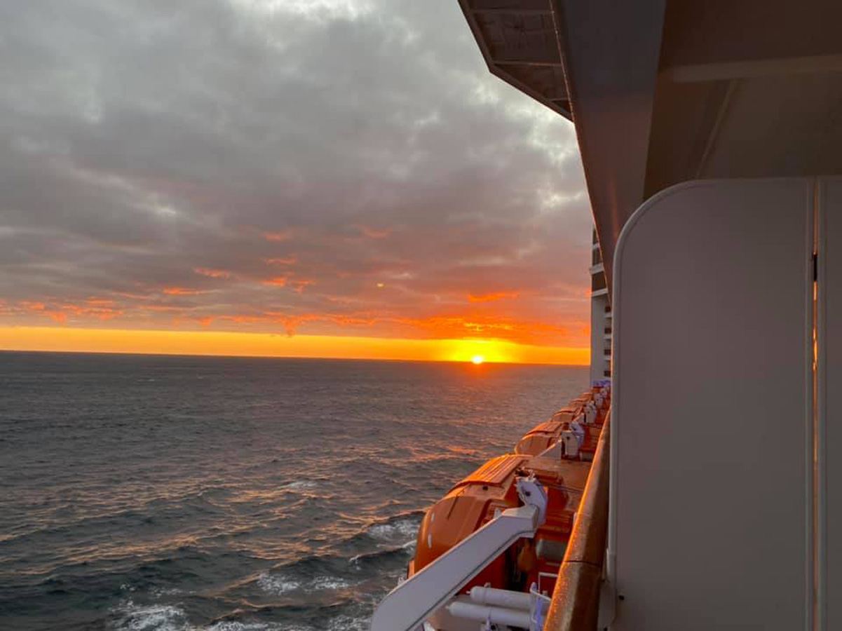 180-дневное кругосветное путешествие продолжается: Фарид Новрузи побывал в деревне хоббитов и не только (ФОТО)