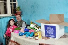 Фонд Гейдара Алиева раздал малообеспеченным семьям подарки по случаю праздника Новруз (ФОТО)