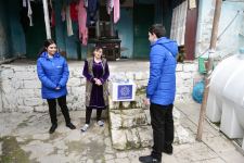 Фонд Гейдара Алиева раздал малообеспеченным семьям подарки по случаю праздника Новруз (ФОТО)