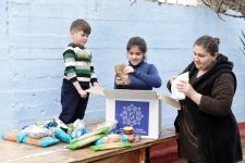 Фонд Гейдара Алиева раздал малообеспеченным семьям подарки по случаю праздника Новруз (ФОТО)