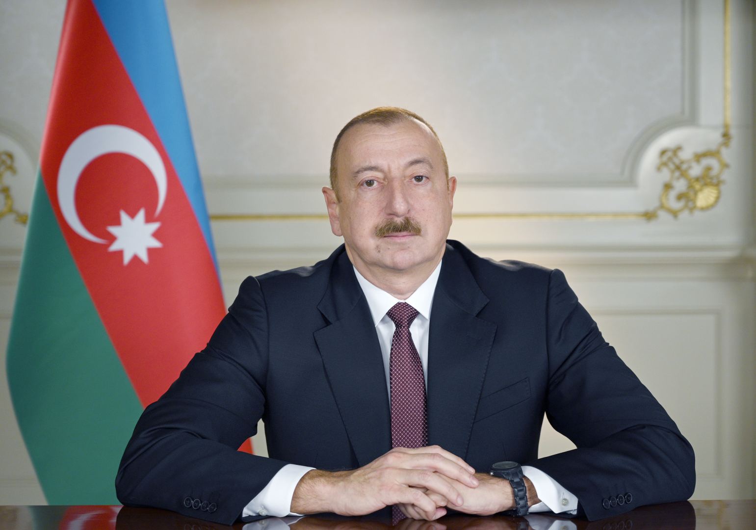 Президент Ильхам Алиев поздравил президента Монголии