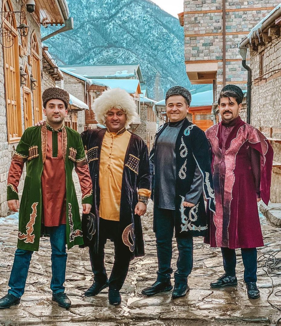 Азербайджанские звезды отмечают Новруз в национальных костюмах (ФОТО)