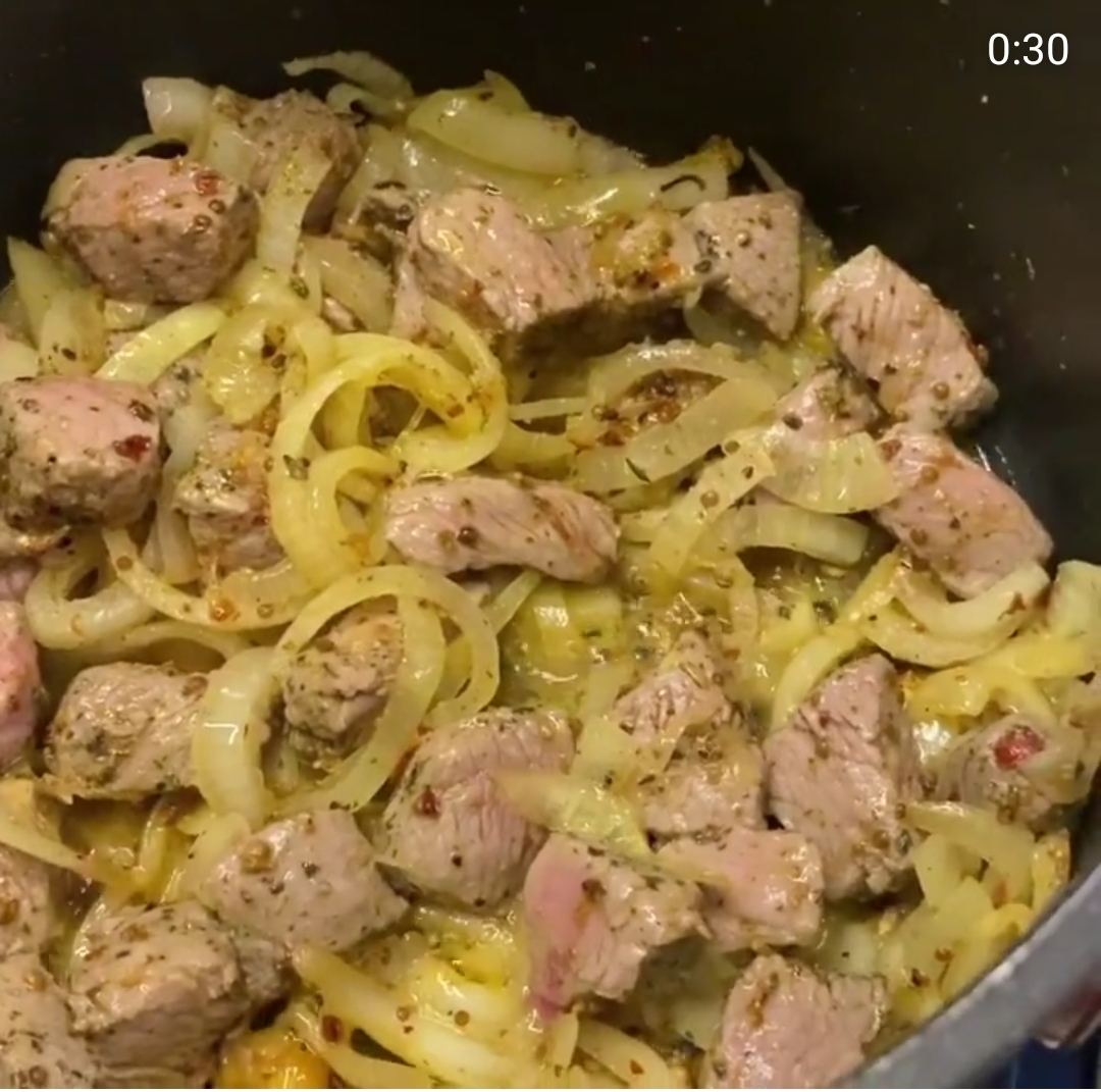 Анна Нетребко приготовила азербайджанский плов (ФОТО)