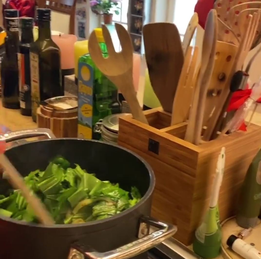 Анна Нетребко приготовила азербайджанский плов (ФОТО)