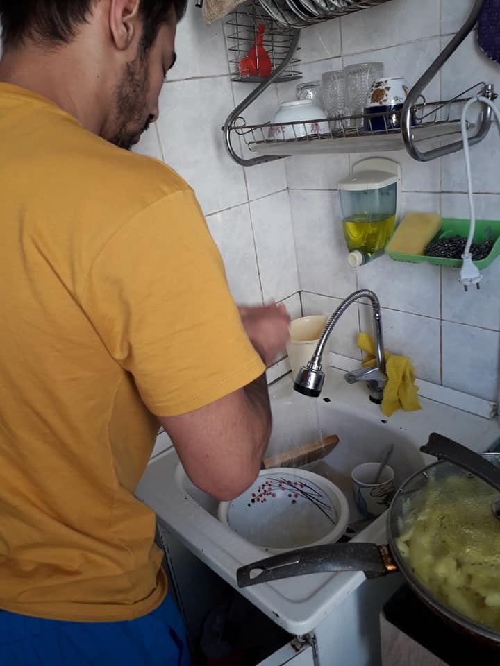 Тренд азербайджанского карантина – Клуб мужчин домохозяинов (ФОТО)