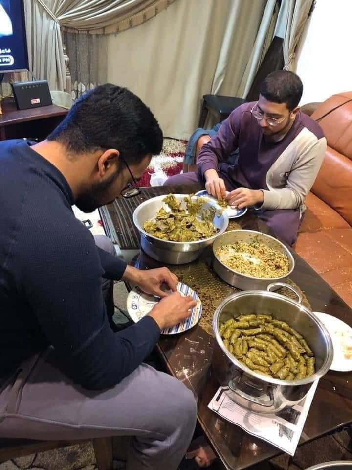 Тренд азербайджанского карантина – Клуб мужчин домохозяинов (ФОТО)