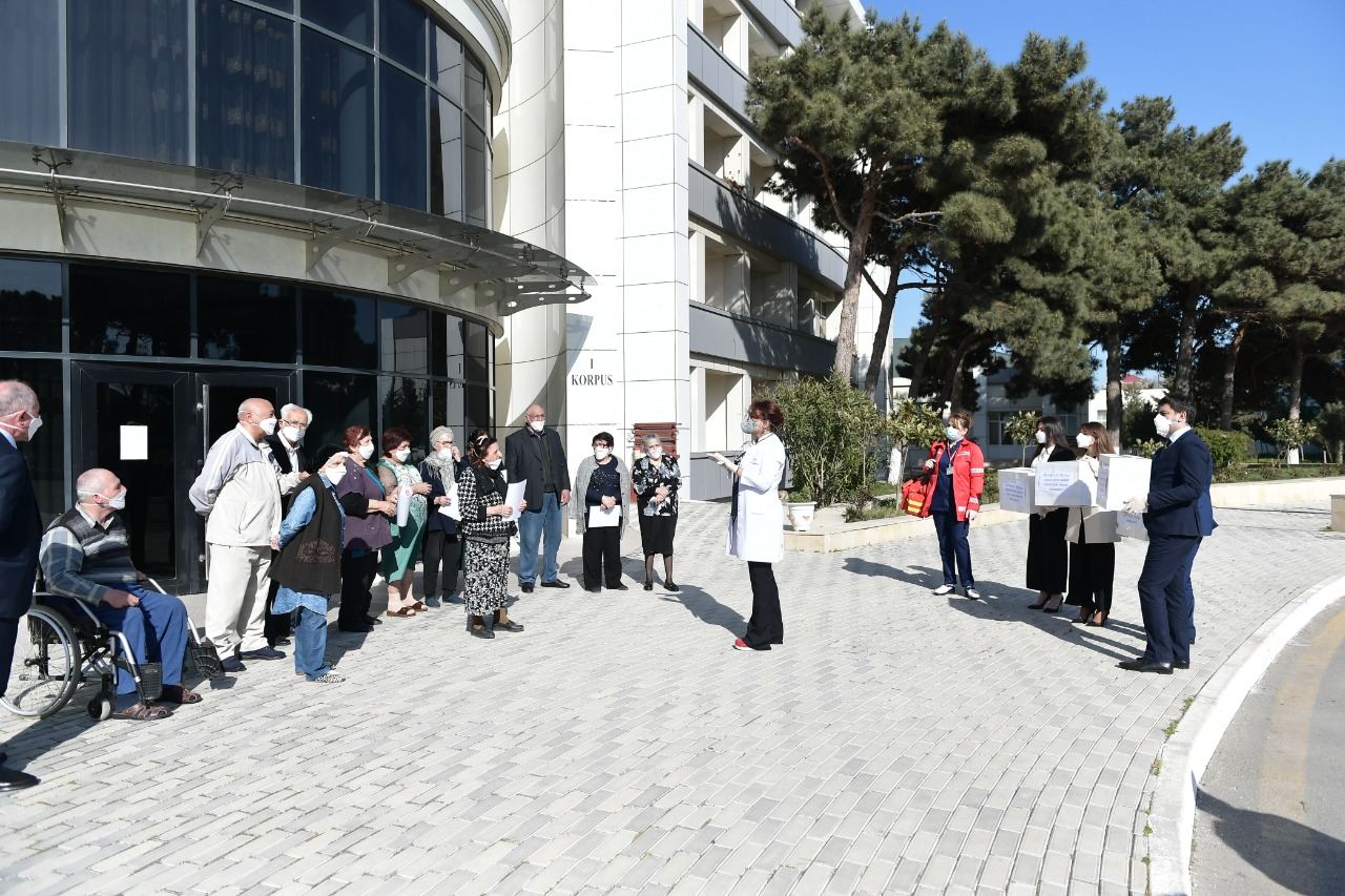 Фонд Гейдара Алиева организовал дезинфекцию ряда предприятий в поддержку работы, проводимой государством в сфере борьбы с коронавирусной инфекцией (ВИДЕО, ФОТО) (версия 2)