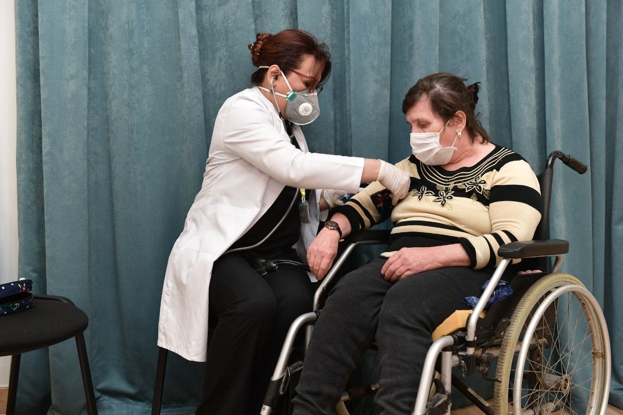 Фонд Гейдара Алиева организовал дезинфекцию ряда предприятий в поддержку работы, проводимой государством в сфере борьбы с коронавирусной инфекцией (ВИДЕО, ФОТО) (версия 2)