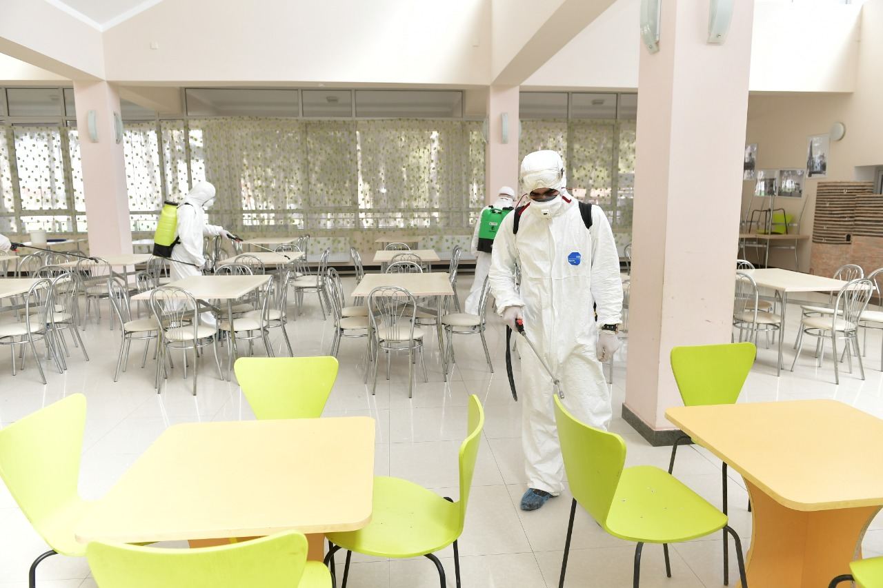 Фонд Гейдара Алиева организовал дезинфекцию ряда предприятий в поддержку работы, проводимой государством в сфере борьбы с коронавирусной инфекцией (ВИДЕО, ФОТО) (версия 2)