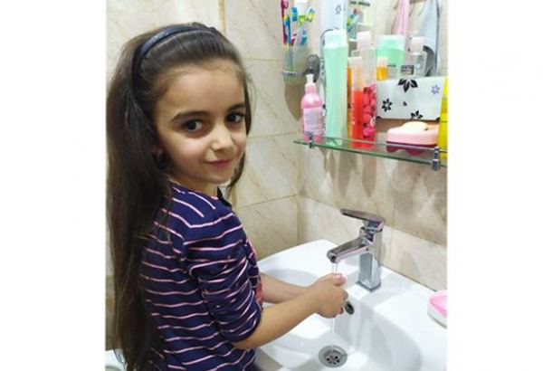 Первоклассники Абшерона призвали подключиться к челленджу "Чистые руки" (ВИДЕО)