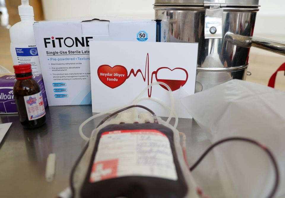Сотрудники Фонда Гейдара Алиева и Центра Гейдара Алиева приняли участие в акции по сдаче крови (ФОТО)