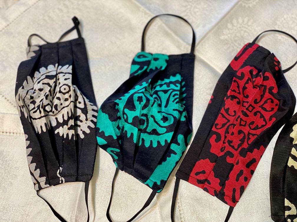 Оставайся дома и твори. Гюльнара Халилова впервые создала красочные маски из кялагаи (ФОТО)