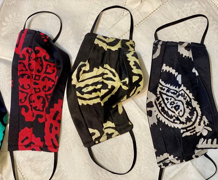 Оставайся дома и твори. Гюльнара Халилова впервые создала красочные маски из кялагаи (ФОТО)