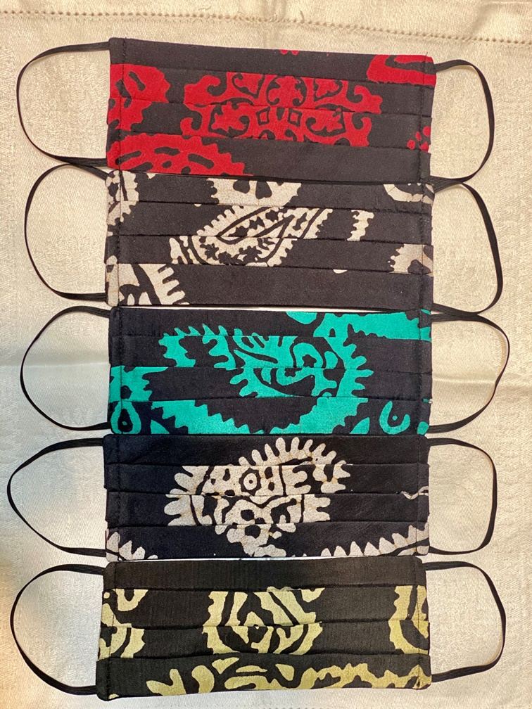 Оставайся дома и твори. Гюльнара Халилова впервые создала красочные маски из кялагаи (ФОТО)