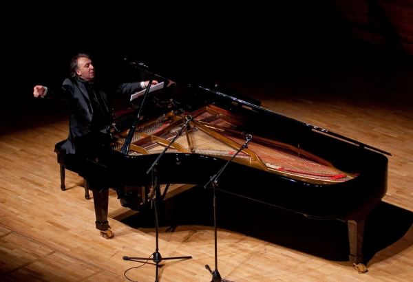 Королевский марш "Полонез" из Турции в Азербайджан (ВИДЕО)