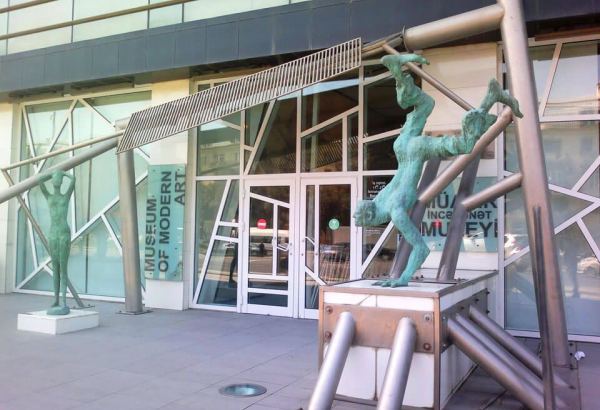 Виртуальное путешествие по залам Музея современного искусства в Баку (ВИДЕО)