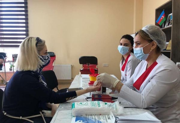 Азербайджанcкие женщины-предприниматели и популярные личности  провели акцию по сдаче крови (ФОТО)