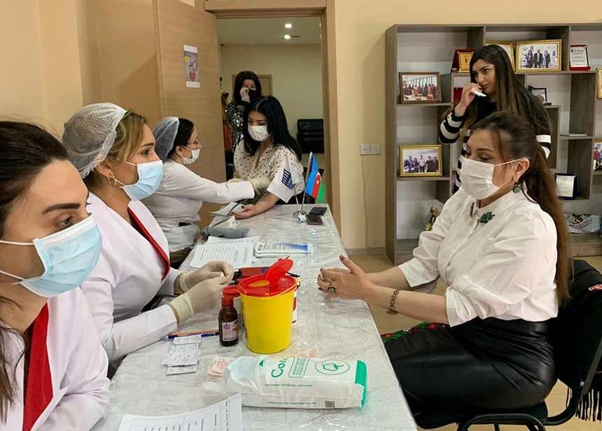 Азербайджанcкие женщины-предприниматели и популярные личности  провели акцию по сдаче крови (ФОТО)