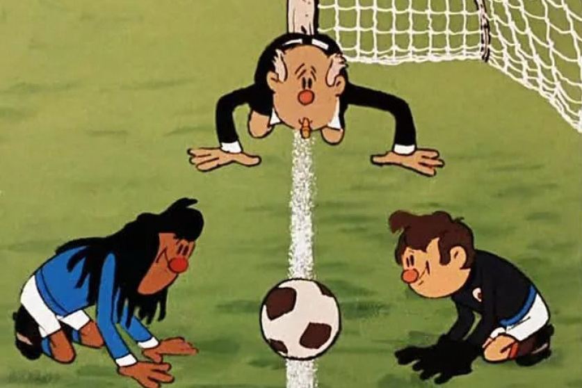 Салим Аббасов создал в квартире футбольную площадку. Как тренироваться дома? (ВИДЕО)