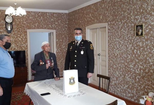 Ветерану ВОВ Эйвазу Эйвазову вручена медаль России (ФОТО)