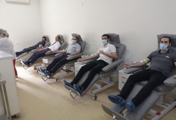 Сотрудники Дворца Гейдара Алиева приняли участие в акции по сдаче крови