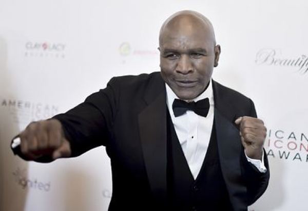 Эвандер Холифилд объявил о возвращении в бокс