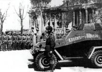 Как азербайджанские воины водрузили знамя Победы над Бранденбургскими воротами  (ФОТО)