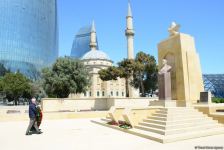 Азербайджанская общественность отмечает 75-ю годовщину Победы над фашизмом (ФОТО)