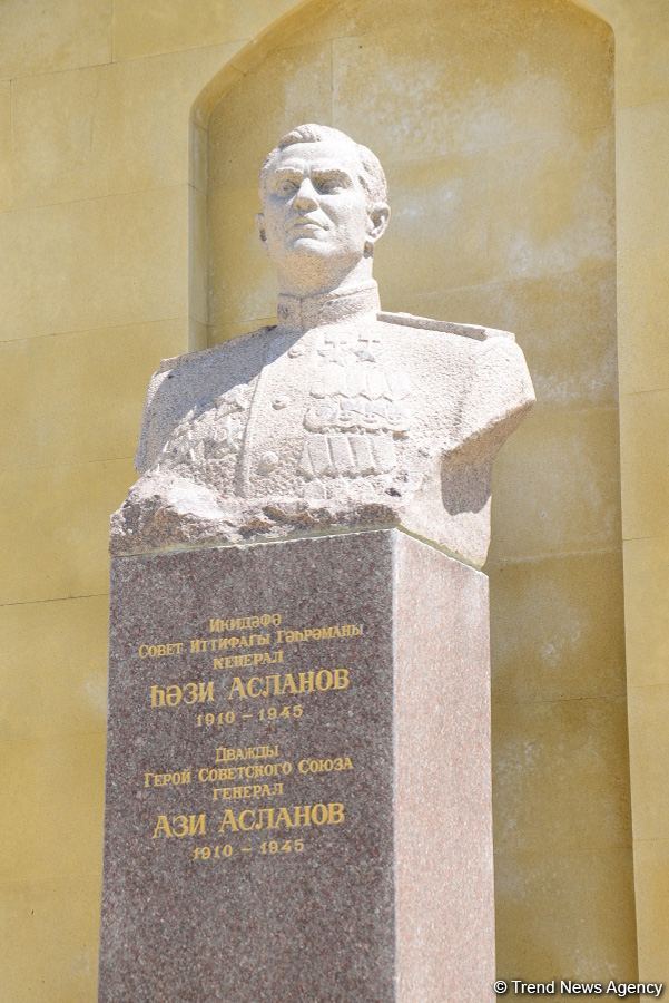 Азербайджанская общественность отмечает 75-ю годовщину Победы над фашизмом (ФОТО)