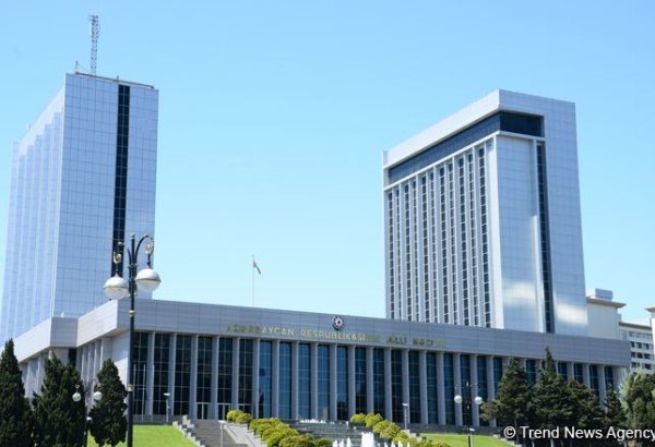 Проект постановления об амнистии рекомендован пленарному заседанию Милли Меджлиса