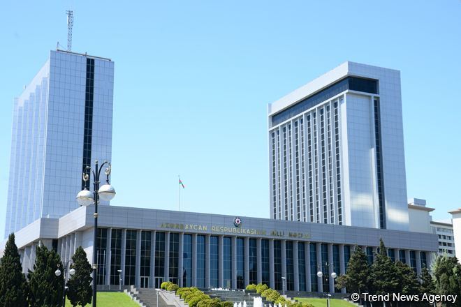 Проект постановления об амнистии рекомендован пленарному заседанию Милли Меджлиса