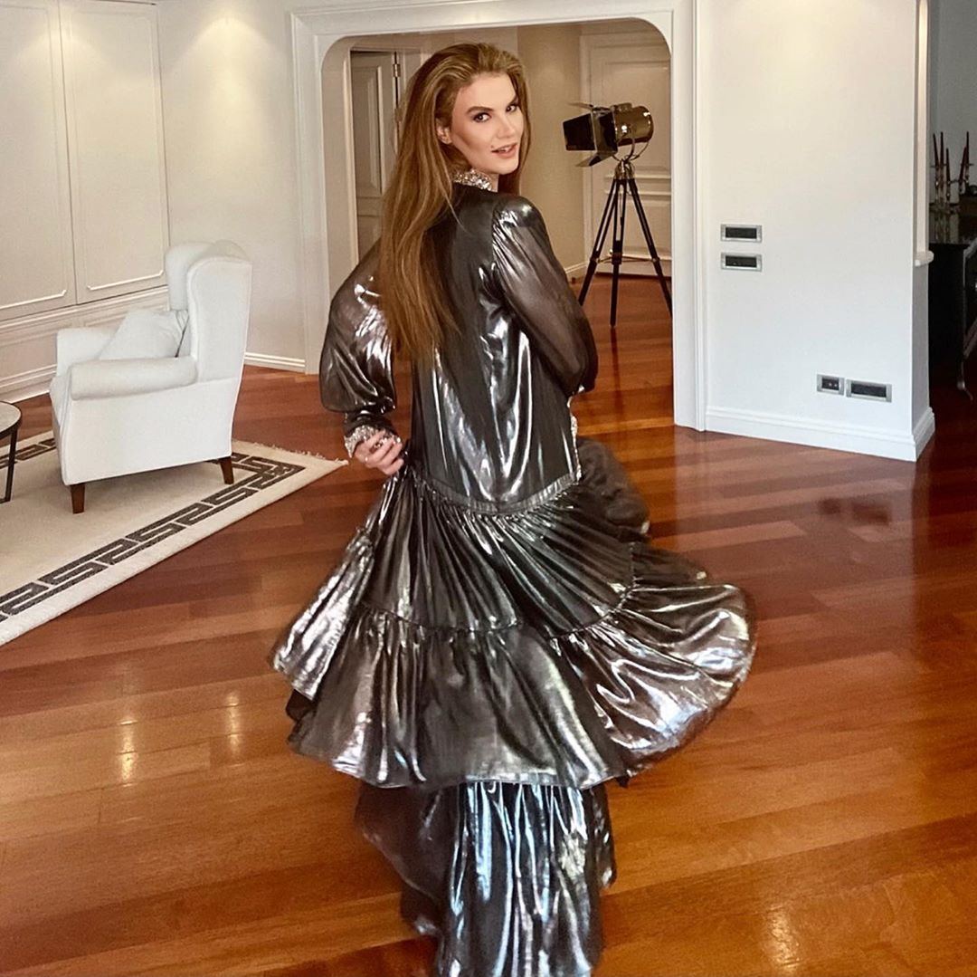 Шоу азербайджанца! Неделя моды в Лондоне и Нью-Йорке "переместилась" в квартиру турецкой модели (ФОТО)