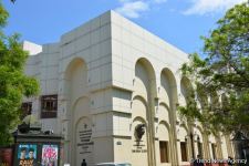 Самед Вургун в памятниках, картинах, марках ... (ФОТО)